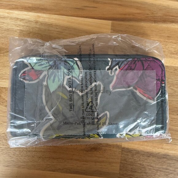 Vera Bradley RFID Georgia Wallet in Falling Flowers NWT - Picture 3 of 3